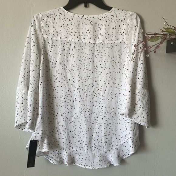 Apt 9 Blouse size Small. White with speckled design and ruffle hem New with tags - Picture 2 of 7